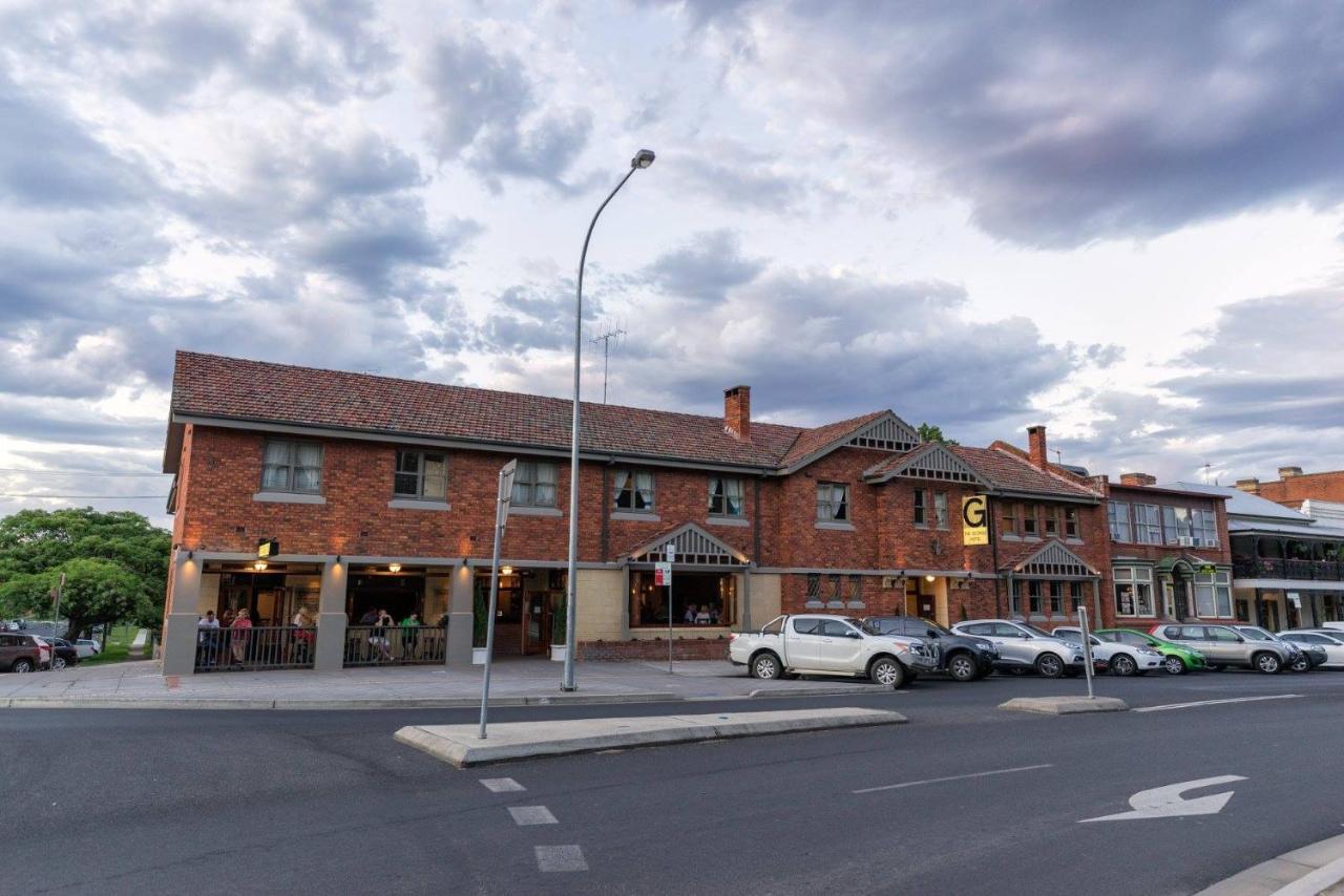 The George Hotel Батърст Екстериор снимка
